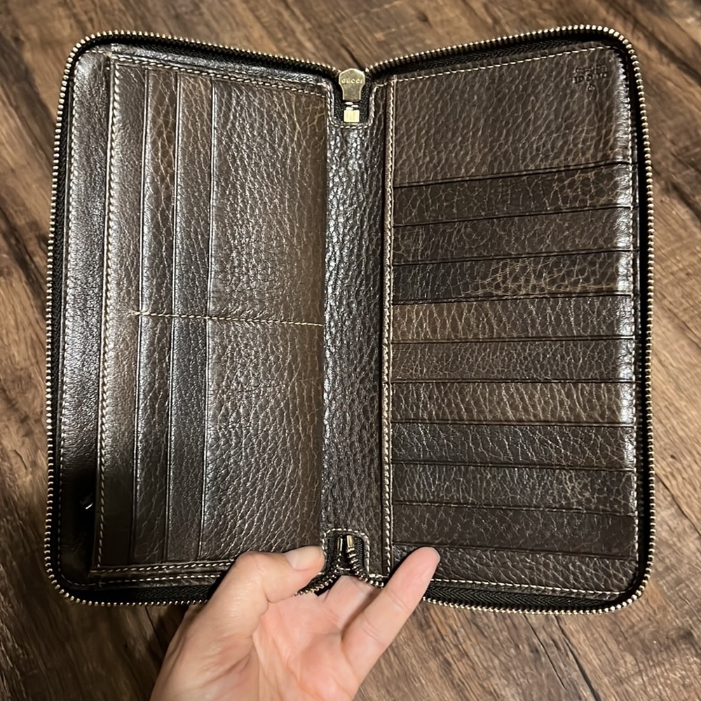 Gucci Brown and Tan Wallet - Picture 2 of 4